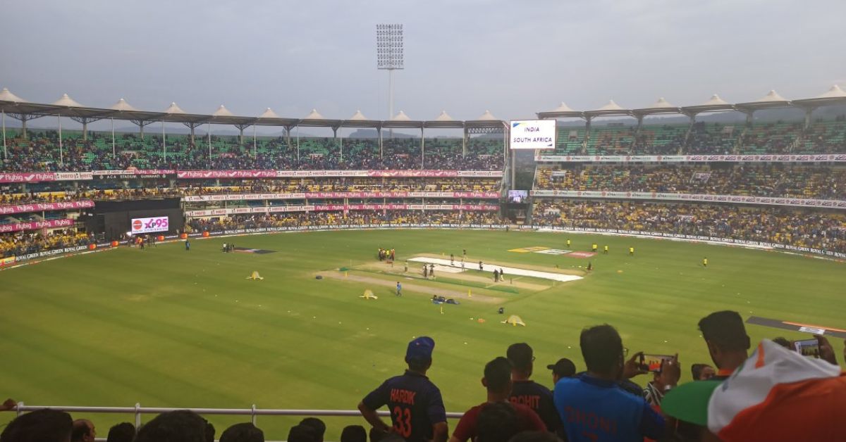 இந்திய அணியும் இலங்கை அணியும் இன்று மோதுகின்றன